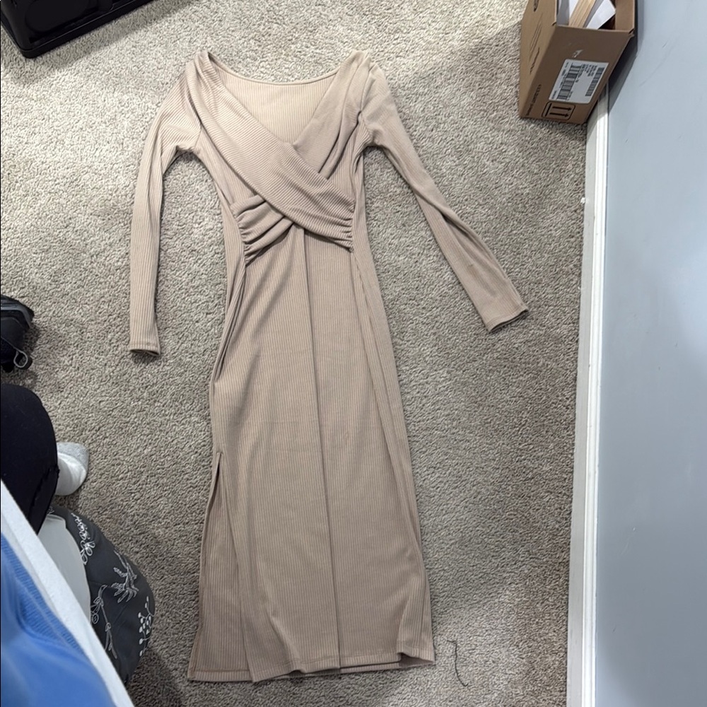 Elegant Beige Long Sleeve Dress
